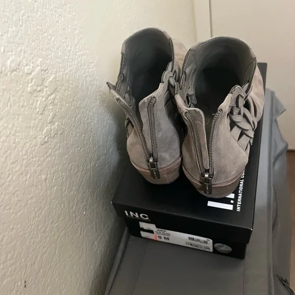 Vince Camuto – Prestetta ~ FOXY TRUE SUEDE - Picture 3 of 6